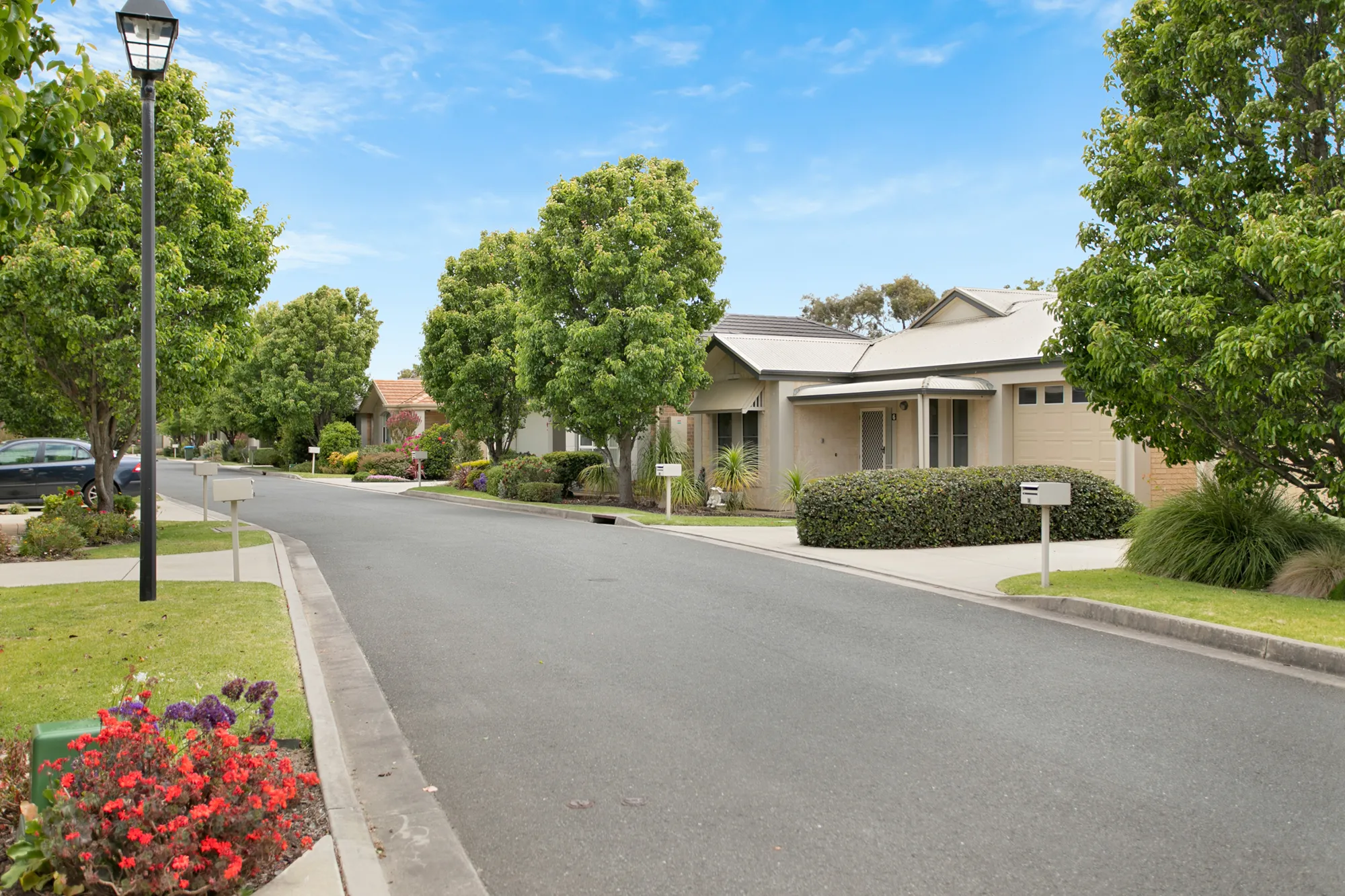 Retirement_Living_Riverside_at_Goolwa_Southern_Cross_Care_Street Scape