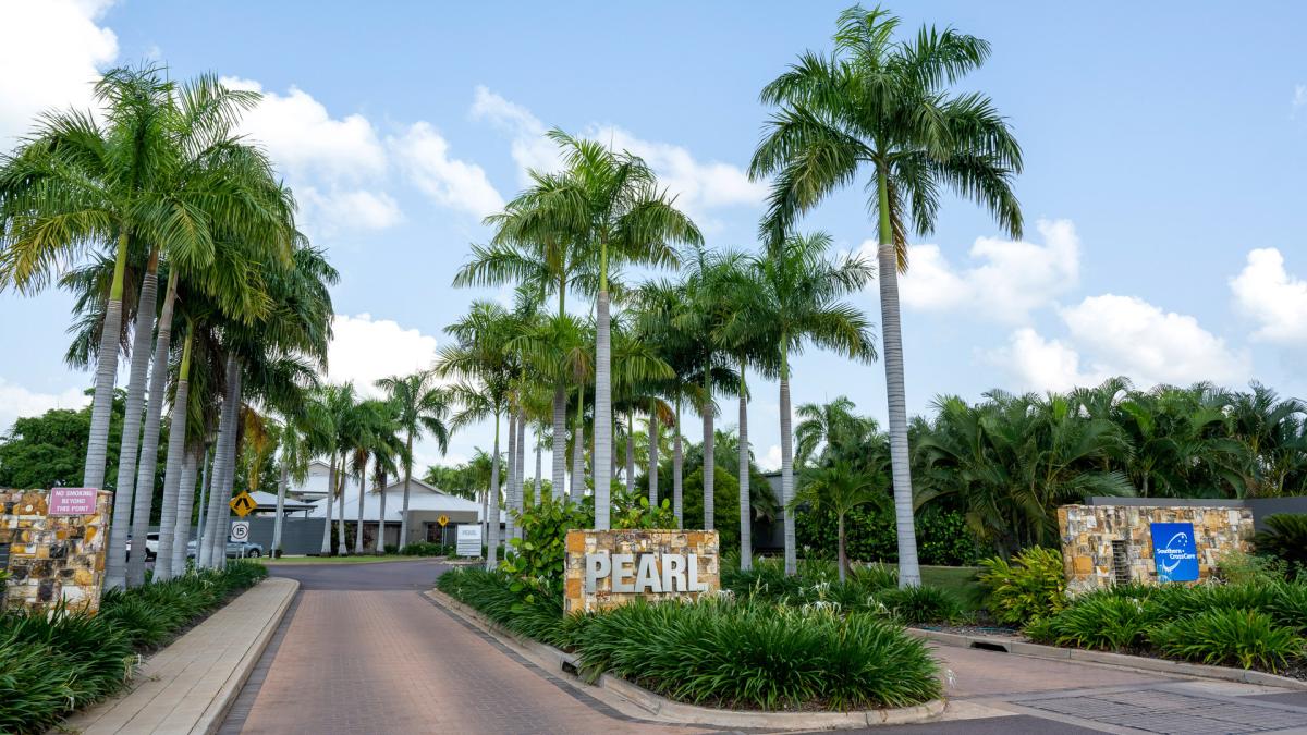 The entrance to the Pearl community