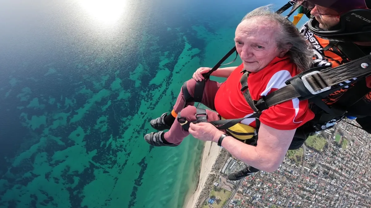 Neil Cooper- Skydiving