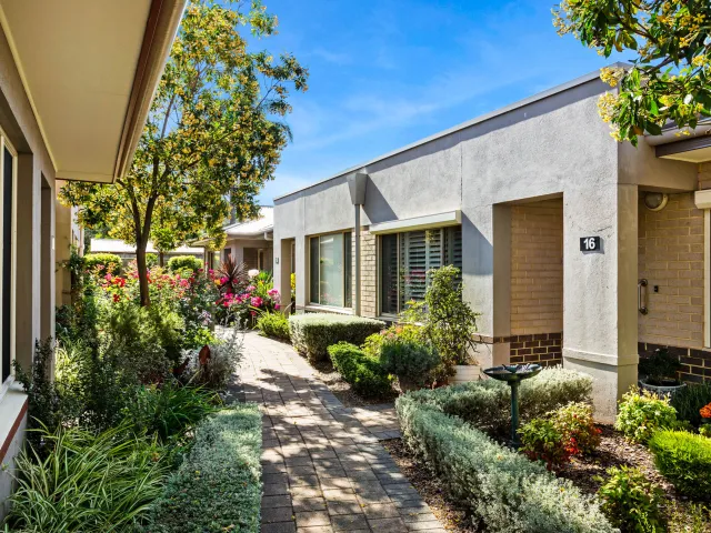 Retirement_Living_Oaklands_park_Southern_Cross_Care_outdoor