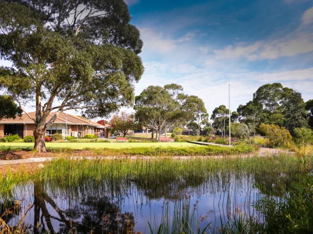 Retirement_Living_The_Mornington_Southern_Cross_Care_lake 