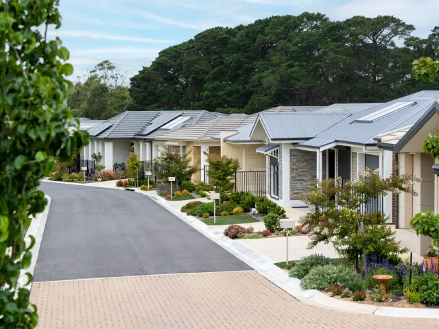 Hero shot Oakfield rise com page