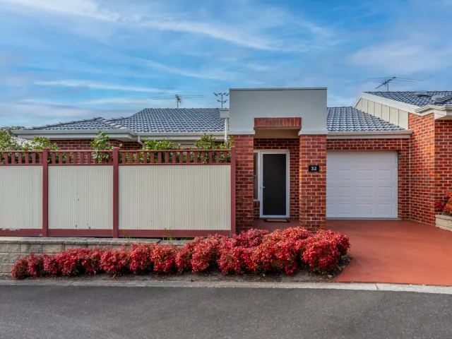 Front Entry To Villa 32 Bedford Heights Retirement Estate