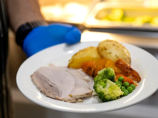 hot meals at labrina