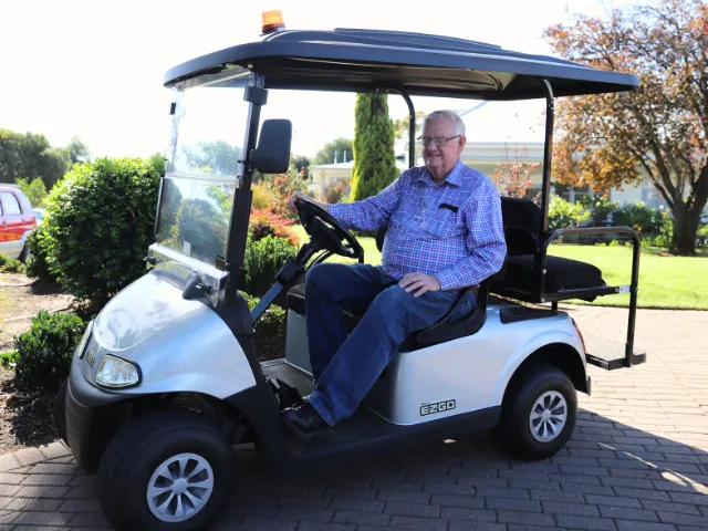 Bob Reilly driving the buggy