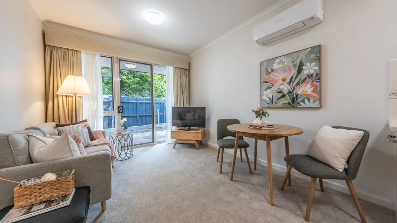 Apartment 215