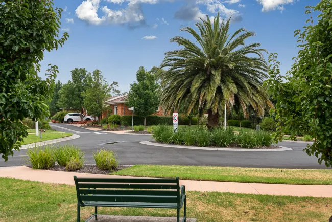 Retirement_Living_Bedford_Heights_Southern_Cross_Care_drive_welcoming