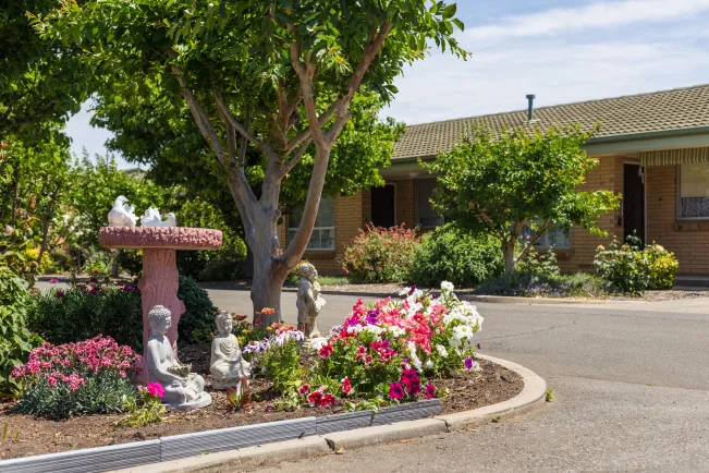 Retirement_Living_Marion_Southern_Cross_Care_garden
