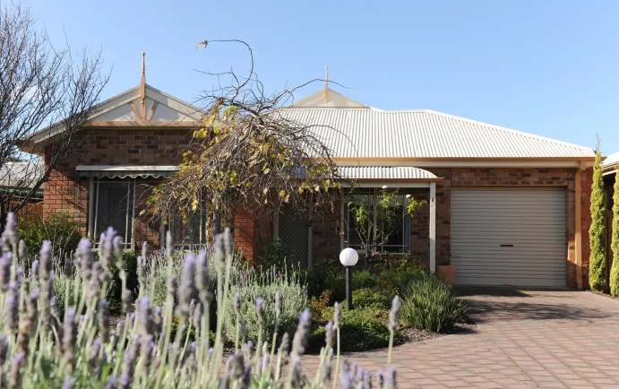 Retirement_Living_McAuley_Mews_Southern_Cross_Care_home