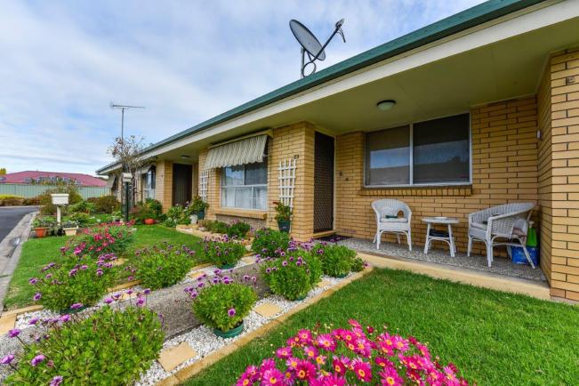 Retirement_Living_MtGambier_Southern_Cross_Care_outdoor 