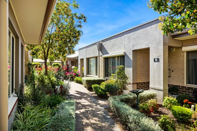Retirement_Living_Oaklands_park_Southern_Cross_Care_outdoor