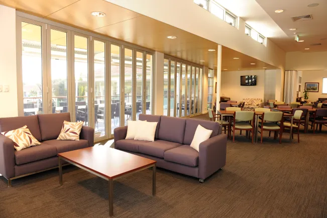 Retirement_Living_Pines_close_Southern_Cross_Care_lounge