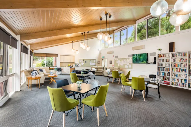 Retirement_Living_St_Thomas_Southern_Cross_Care_lounge