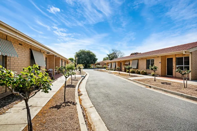 Retirement_Living_Warradale_Southern_Cross_Care_outdoor