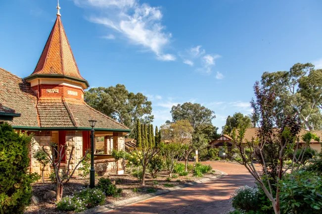 Retirement_Living_Wattle_Grove_Southern_Cross_Care_outdoor