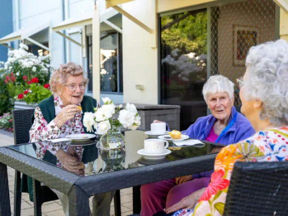 McCraken Views residents enjoying tea/coffee